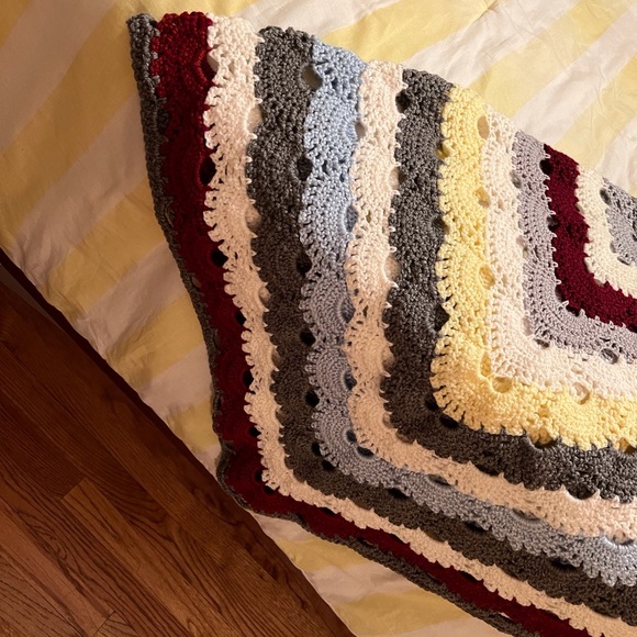 Afghan / Throw 49” x 52” - Picture 3 of 4